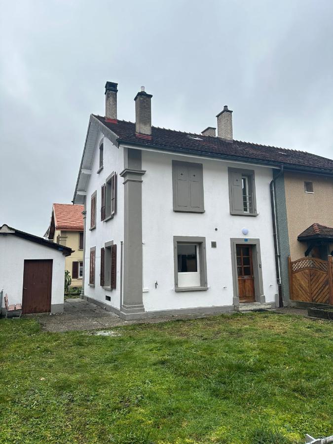 Charmante Maison Mitoyenne Βίλα Broc Εξωτερικό φωτογραφία
